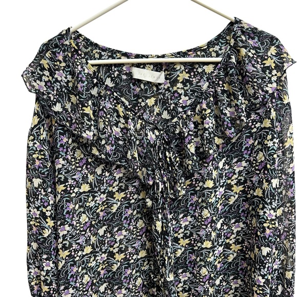 Floral Ruffle Blouse - Picture 10 of 12